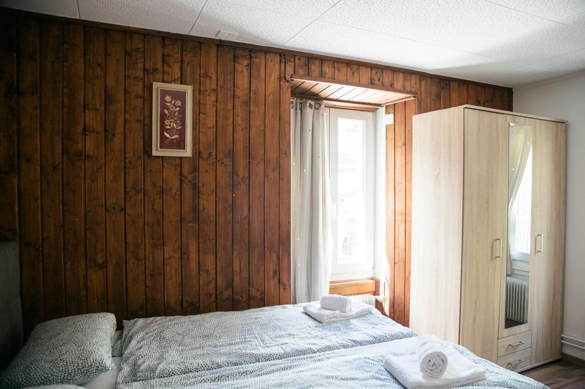 Au Bord Du Lac Därligen Esterno foto