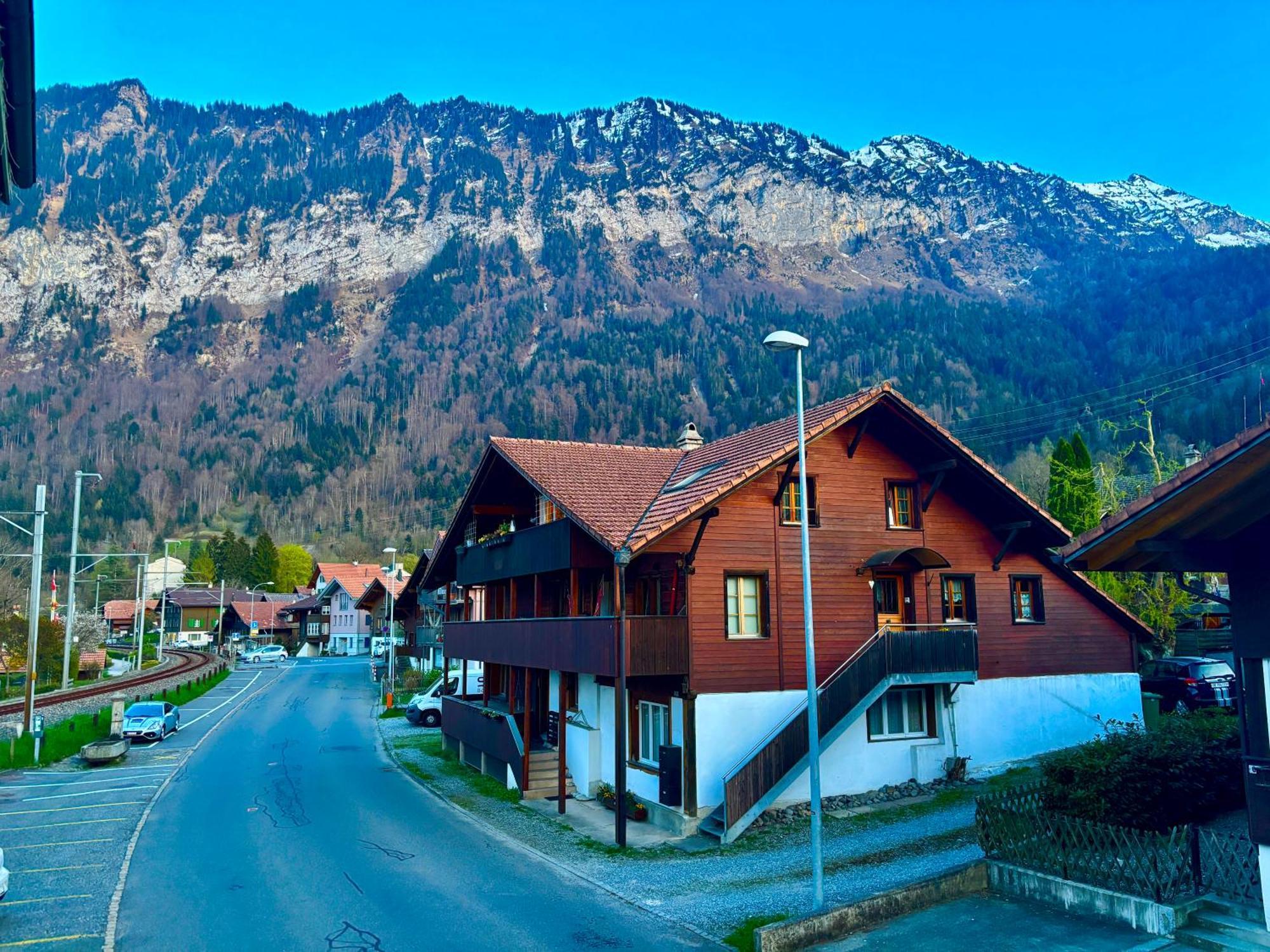 Au Bord Du Lac Därligen Esterno foto