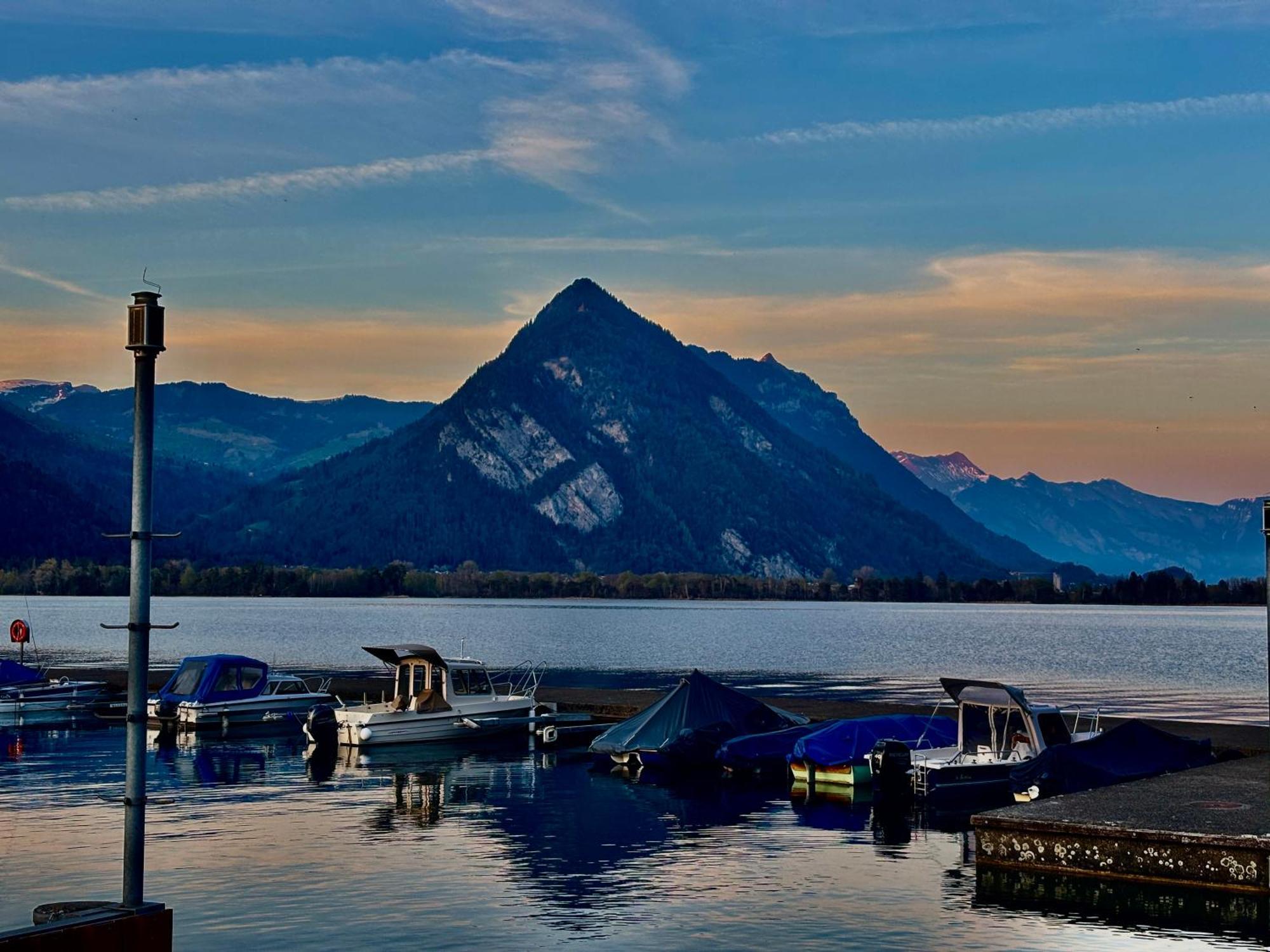 Au Bord Du Lac Därligen Esterno foto